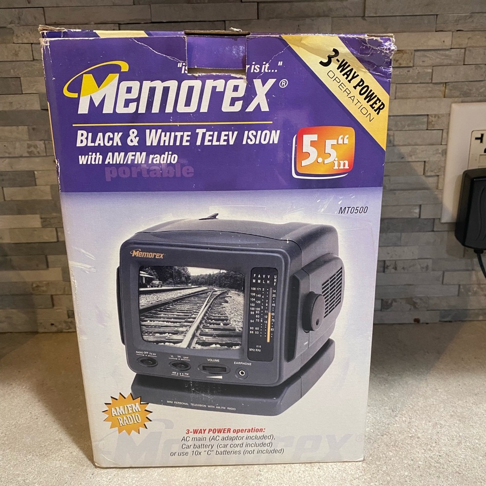 Memorex MT0500 5.5 Inch B/W Television and AM/FM Radio New/Open Box